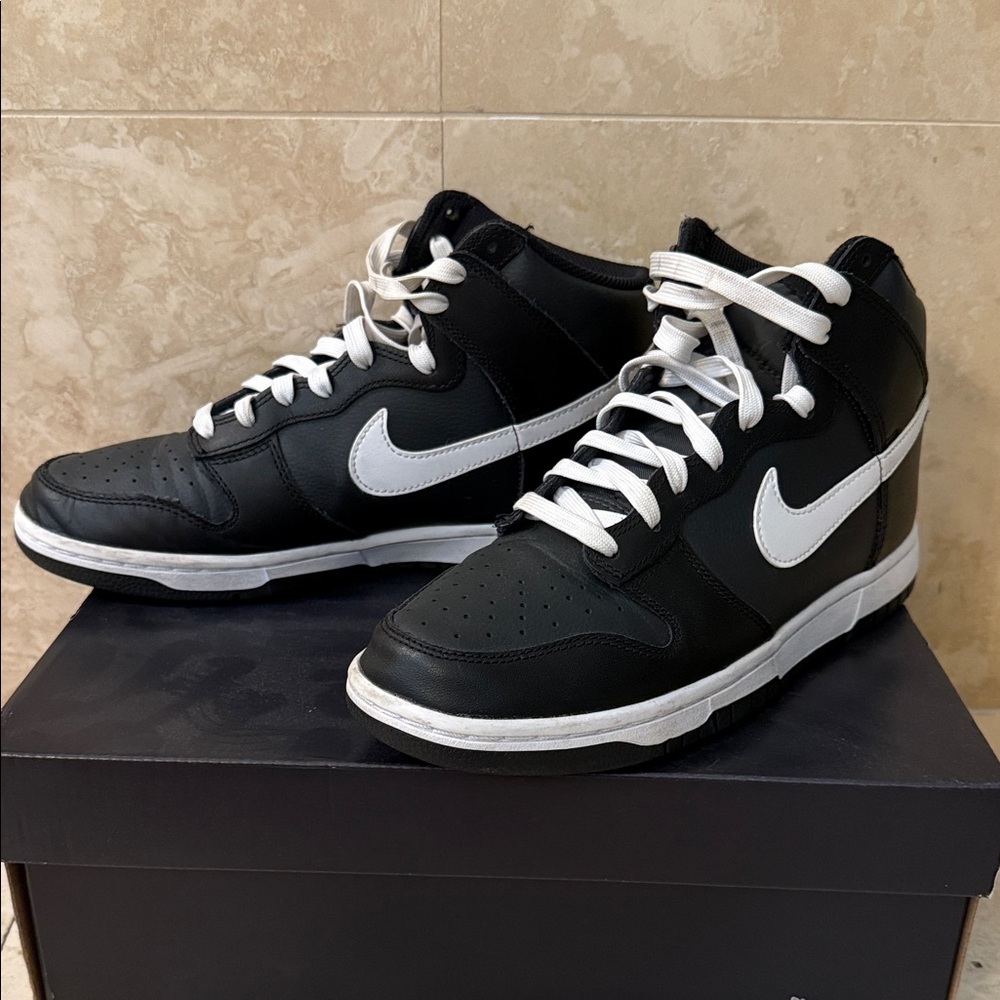 Nike Dunk High - Anthracite White  
Size Men’s 8.5